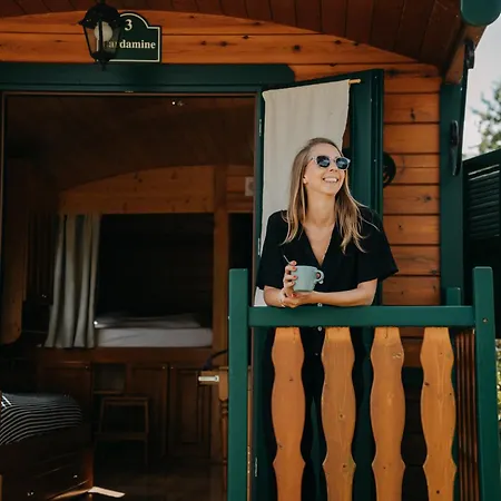 בית נופש Les Roulottes & Du Moulin *