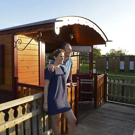 Les Roulottes&cottages Du Moulin Hébergement de vacances Chenillé-Changé