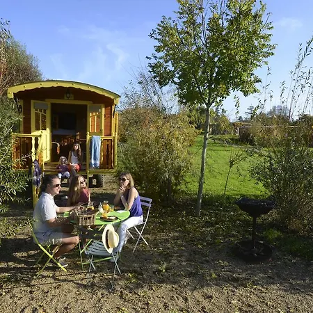 Hébergement de vacances Les Roulottes&cottages Du Moulin *