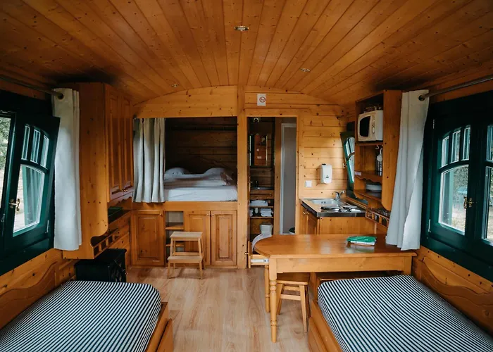 Les Roulottes & Du Moulin Chenillé-Changé