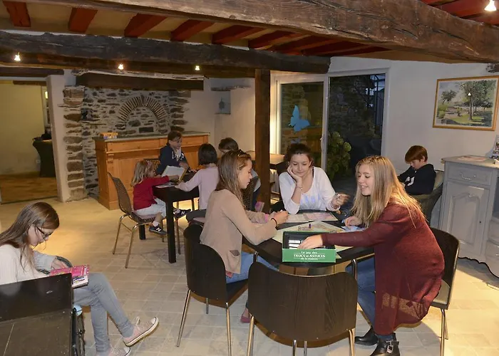 펜션 Les Roulottes & Du Moulin Chenillé-Changé