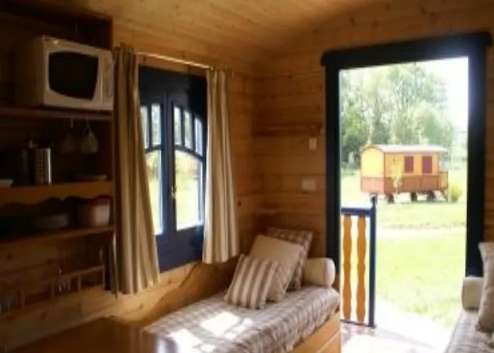 Les Roulottes & Du Moulin Chenillé-Changé